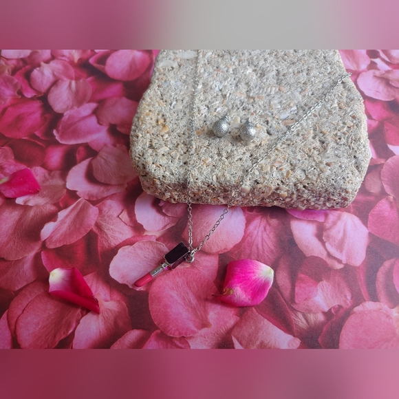 Y2K Lipstick Necklace And Earrings Set - Picture 3 of 8